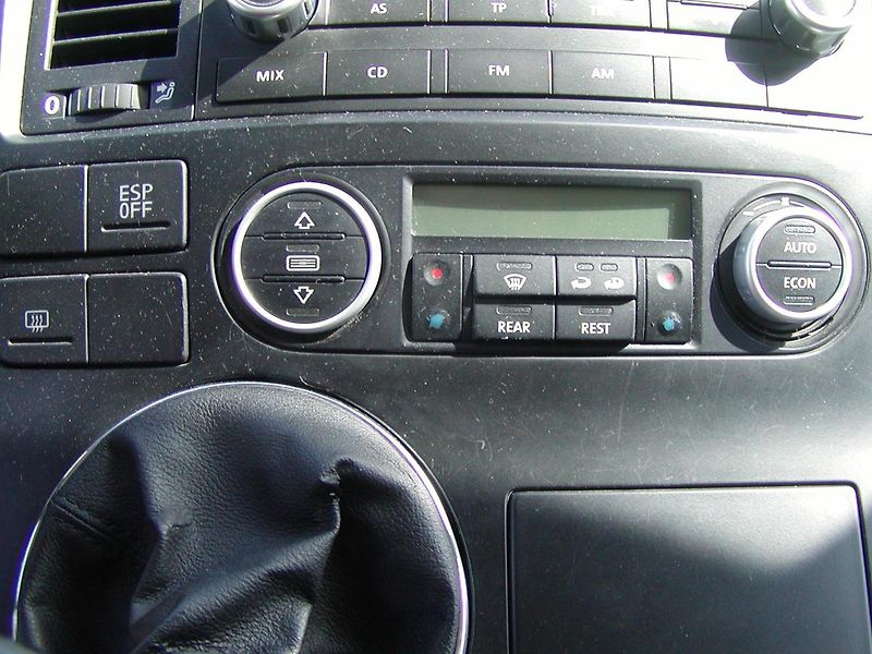 Volkswagen Multivan 2.5TDi, 96kW, KLIMA PAKET!! - fotka 11 z 51