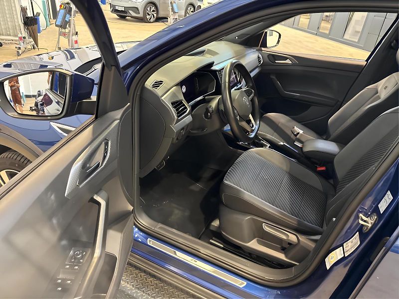 Volkswagen T-Cross 1.5TSI 110kW DSG R-Line DPH  - fotka 4 z 5