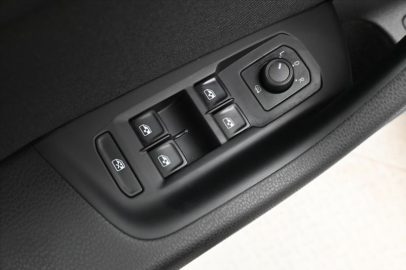 Volkswagen Passat 2,0 TDI 110 kW Business Záruka - fotka 26 z 31