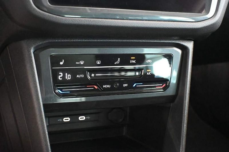 Volkswagen Tiguan (2023) 2.0 LIFE DSG LED ACC Tažné TDI - fotka 21 z 35
