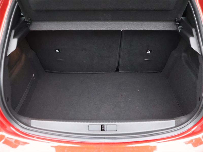Peugeot 208 1,2 PT 100 Active Pack CZ 1.Ma - fotka 10 z 33