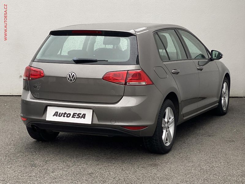 Volkswagen Golf (2013) 1.2 TSi VII, Comfortline, DSG - fotka 4 z 17