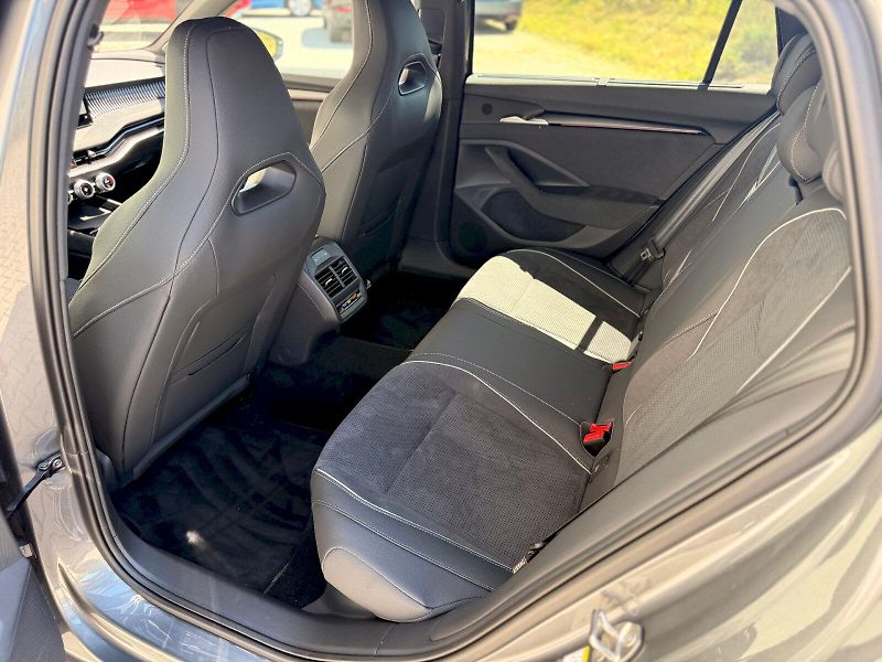 Škoda Superb (2025) COMBI SPORTLINE - fotka 16 z 35