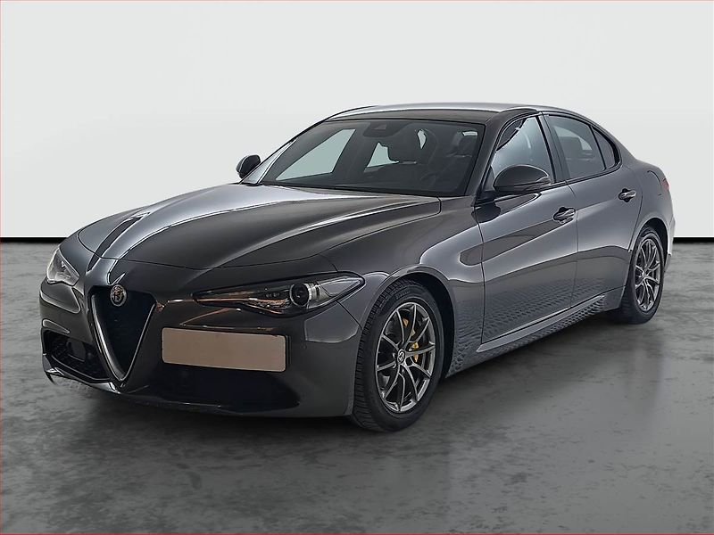 Alfa Romeo Giulia (2017) 2.0 Turbo - fotka 2 z 23