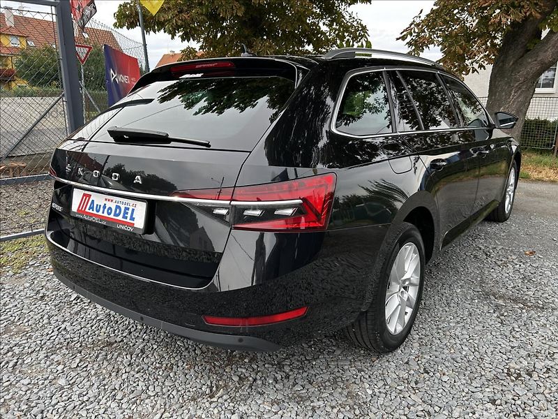 Škoda Superb 2,0 TDi DPH  360° Travel Asist - fotka 6 z 50