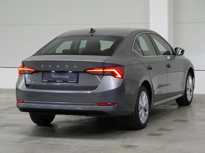 Škoda Octavia - fotka 2 z 25