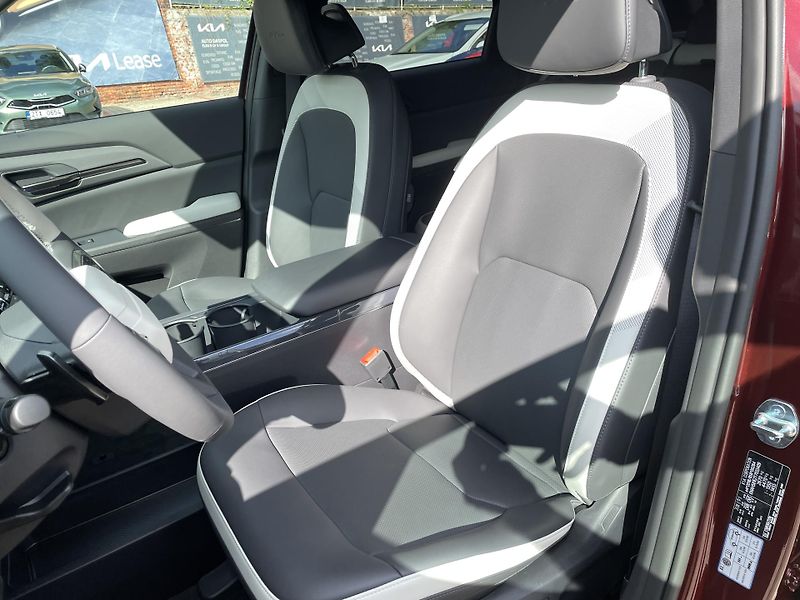 Kia EV5 (2026) 4x4 GT-Line EvoPark+Tech+PNS - fotka 11 z 29
