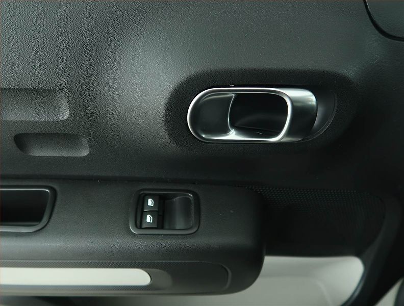 Citroën C3 (2021) Feel Pack 1.2 PureTech, ČR - fotka 15 z 15