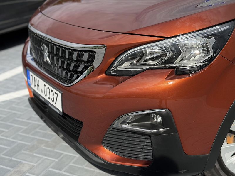 Peugeot 3008 (2018) 1.6 PureTech 133 kW/tažné - fotka 11 z 22