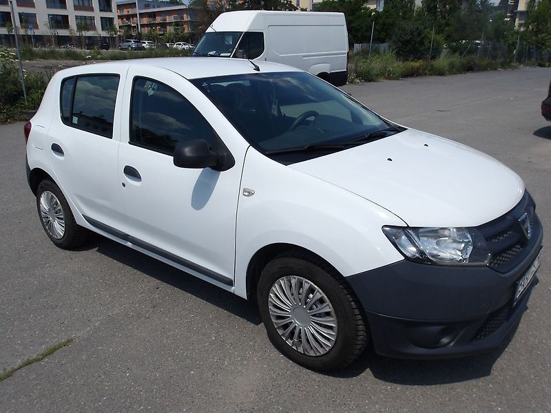 Dacia Sandero 1,2i ČR NAJ.66000km !!! - fotka 4 z 19