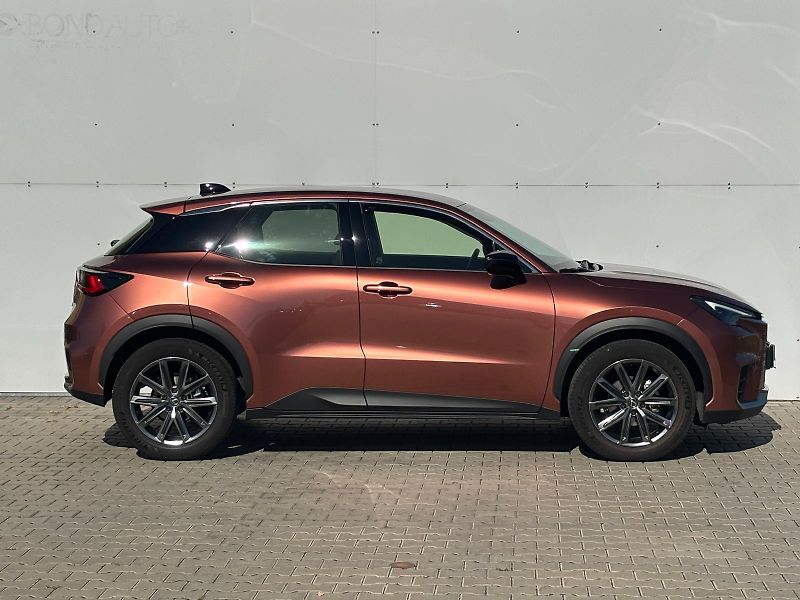 Lexus LBX 1.5 HSD e-CVT Elegant Tech - fotka 8 z 26