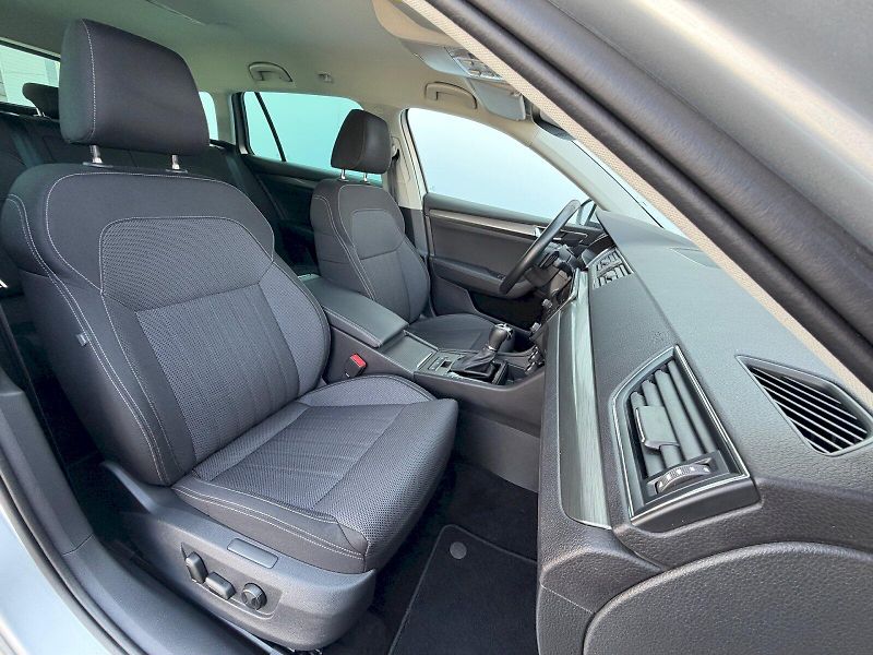 Škoda Superb (2023) 2.0TDI 110kW DSG Style - fotka 30 z 35
