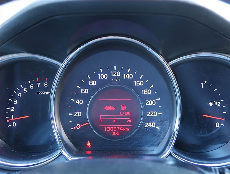 Kia Ceed (2014) 1.6 GDI, Tempomat - fotka 11 z 16