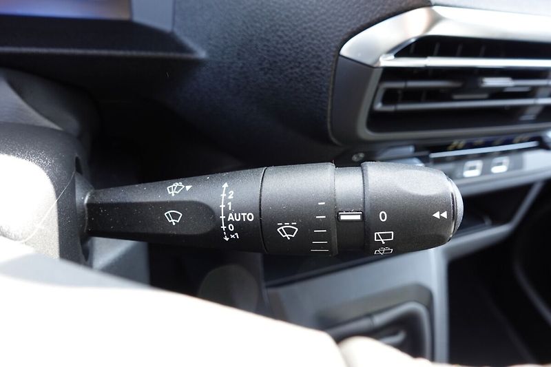 Toyota ProAce Verso 2.0L Diesel 144 PS 5D L1 6 MT - fotka 29 z 34