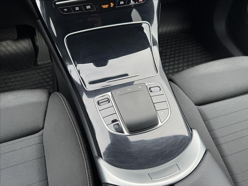 Mercedes-Benz GLC 2,0 220d 4MATIC AT ČR - fotka 27 z 30