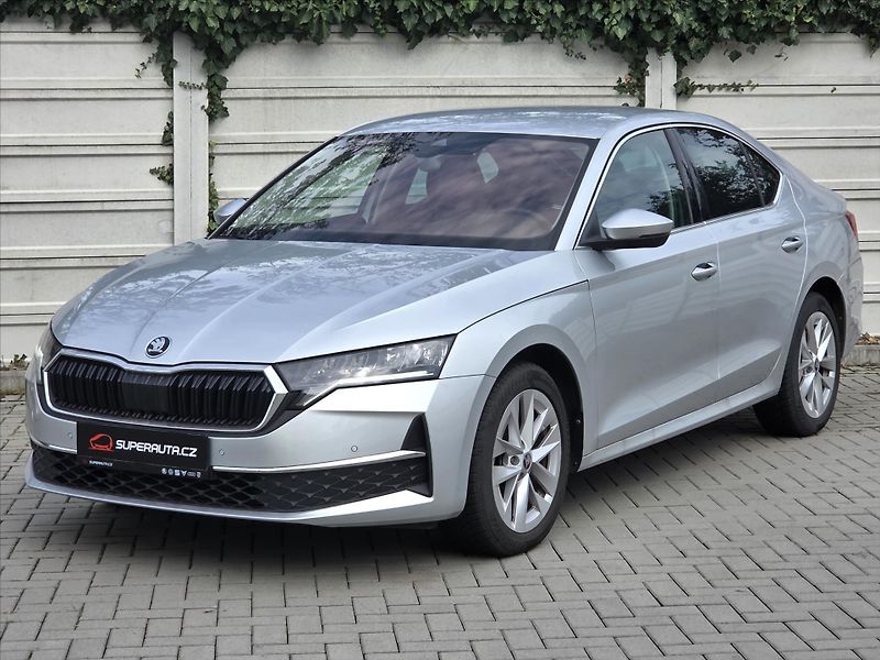 Škoda Octavia 1,5 eTSi DSG Top Selection Zár - fotka 3 z 14