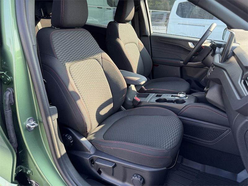 Ford Kuga (2025) ST-Line, 5dveřová, 1.5 EcoBoos - fotka 9 z 20