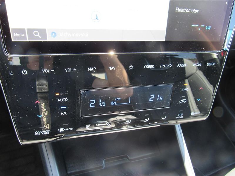 Hyundai Tucson 1,6 T GDI Mild Hybrid AWD AUT - fotka 17 z 37