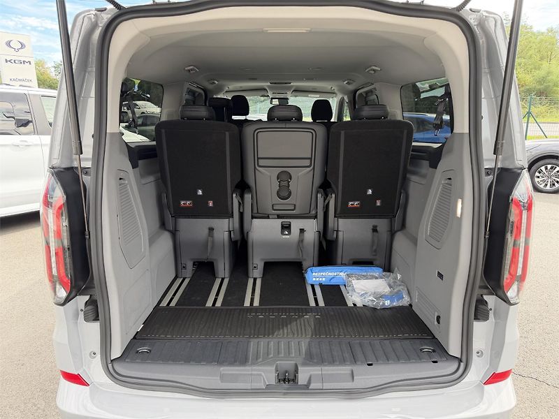 Ford Tourneo Custom Titanium X L2, Tourneo, 2.5 Du - fotka 12 z 22