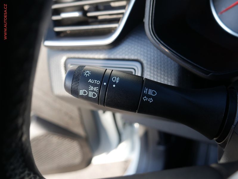 Renault Clio (2022) 1.0 TCe, 2.maj,ČR - fotka 15 z 17