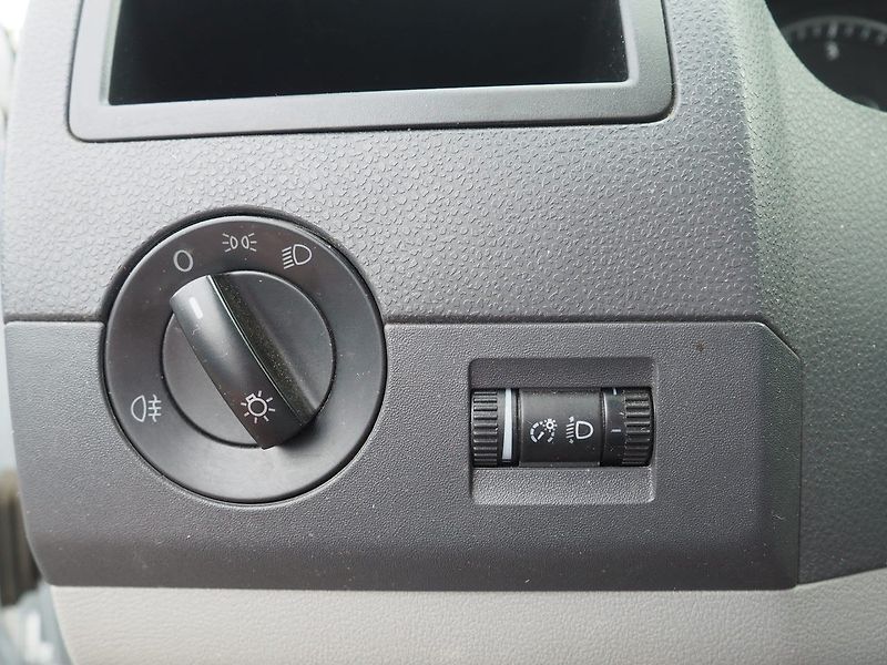 Volkswagen Transporter (2011) 2.0 TDI, 132 kW, Obytné - fotka 21 z 30