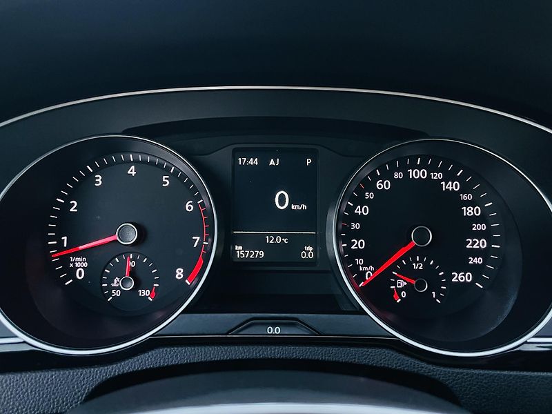 Volkswagen Passat 1.4TSI AUT TAŽNÉ SERVISKA LED - fotka 47 z 49