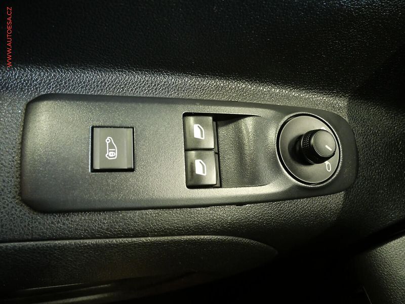 Citroën Berlingo (2020) 1.5HDi, 1.maj,ČR, AC, STK4/28 - fotka 12 z 17