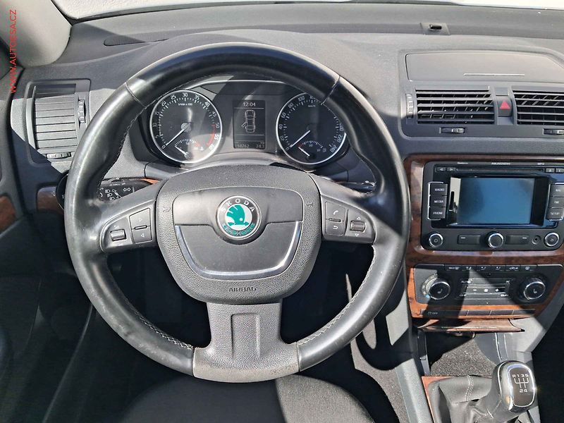 Škoda Octavia (2012) 1.6 TDi, 2.maj,ČR, Elegance - fotka 11 z 16