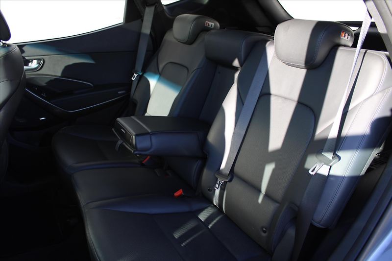 Hyundai Santa Fe 2.2 CRDI 147kW 4WD EXECUTIVE - fotka 11 z 27