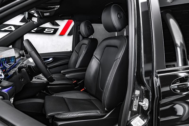 Mercedes-Benz Třídy V 300d 4M Exclusive AMG Long - fotka 13 z 26