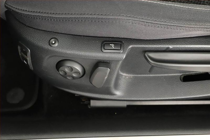 Volkswagen CC (2013) 2.0 TDI, Tempomat - fotka 11 z 16