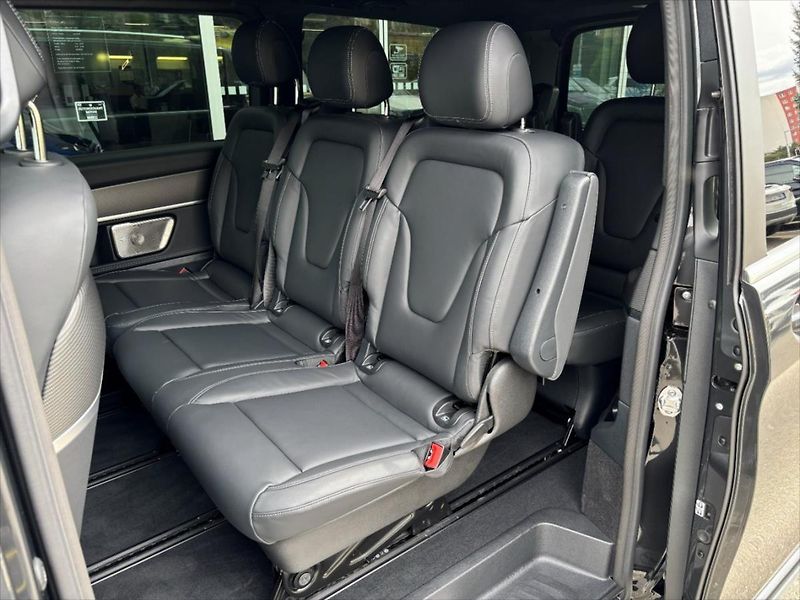 Mercedes-Benz Třídy V (2026) 2,0 300 d / Exclusive / L / 4M - fotka 5 z 8