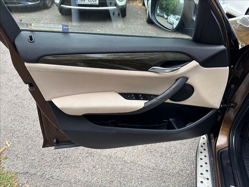 BMW X1 2,0 D XDRIVE,AUTOMAT - fotka 9 z 18