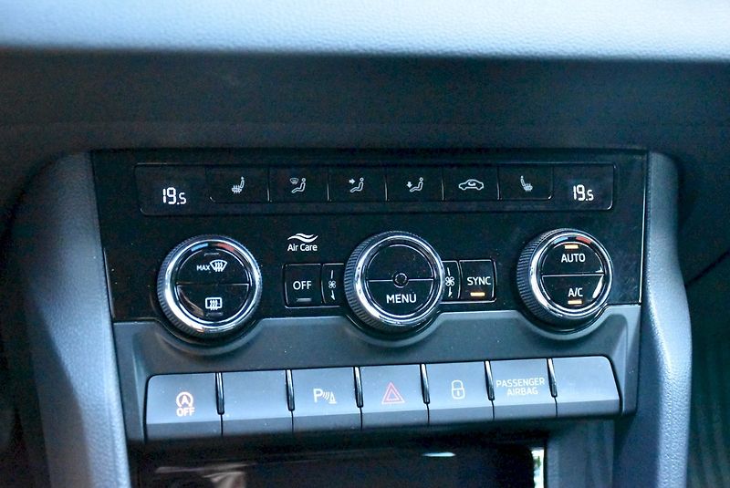 Škoda Karoq (2024) Selection 1.5 TSI DSG - fotka 22 z 33