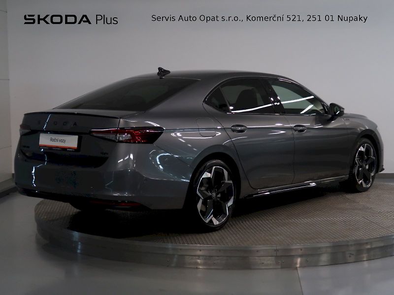 Škoda Superb (2026) SPORTLINE 2.0TDI 142KW 4x4 DSG - fotka 2 z 46