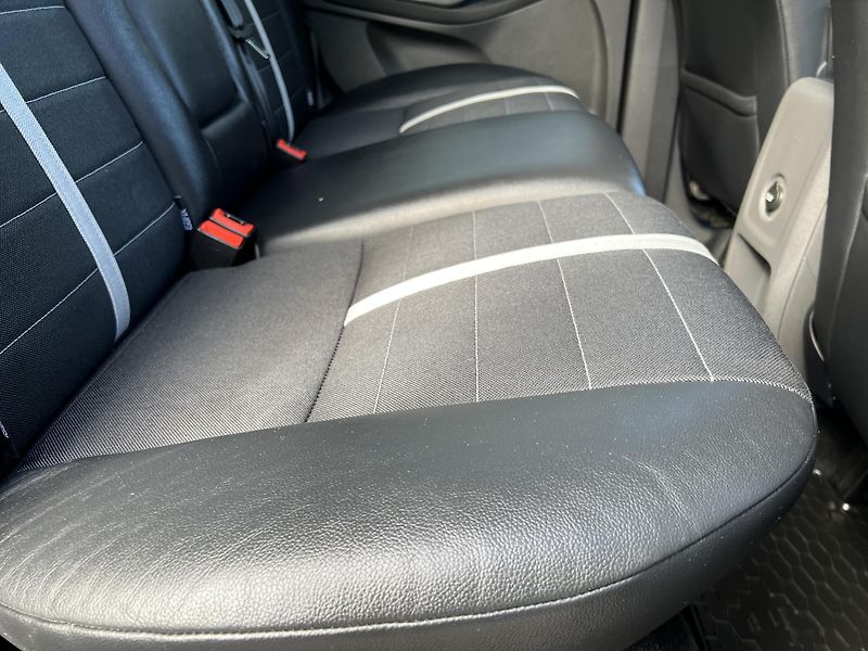 Ford Kuga 2.0TDCi 4x4 TEMPOMAT KLIMA ALU - fotka 28 z 40