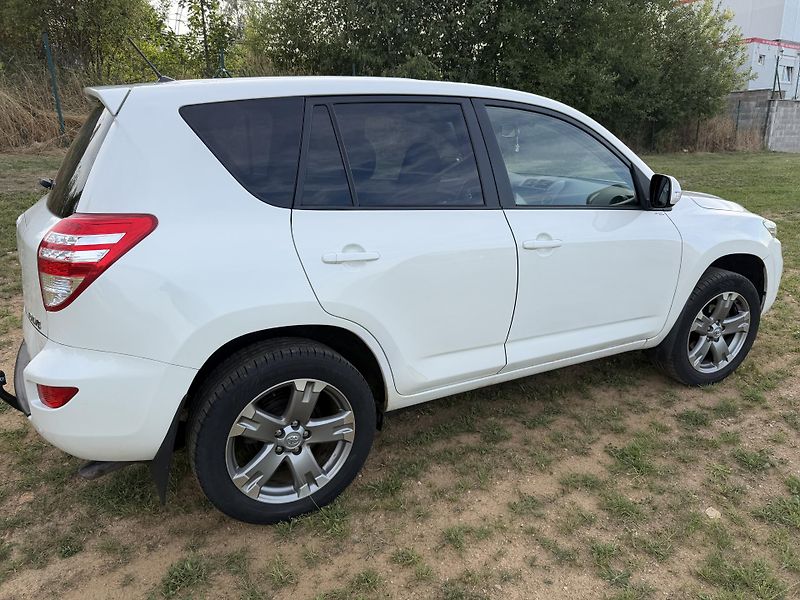 Toyota RAV4 2,0 VVTi  4x4  - fotka 14 z 29