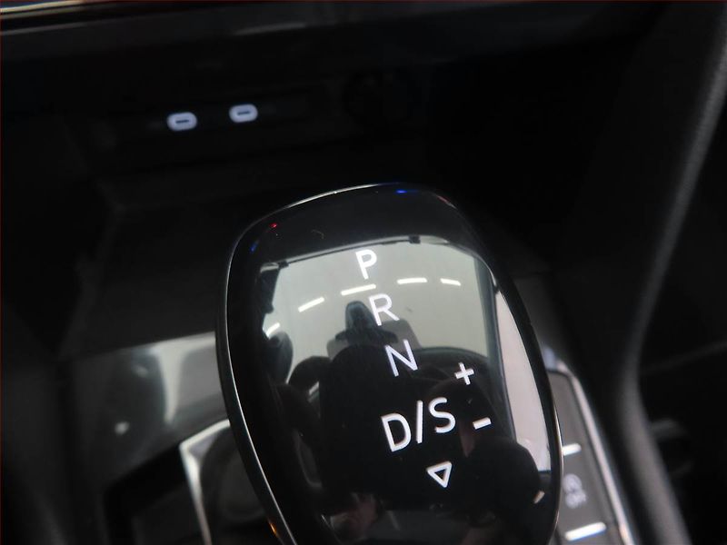 Volkswagen Tiguan Allspace (2022) 2.0 TDI - fotka 13 z 34