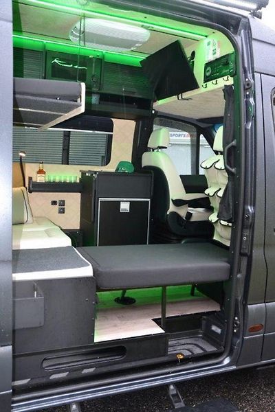 Mercedes-Benz Sprinter Sprinter 319  Camper V6 4x4 - fotka 63 z 86