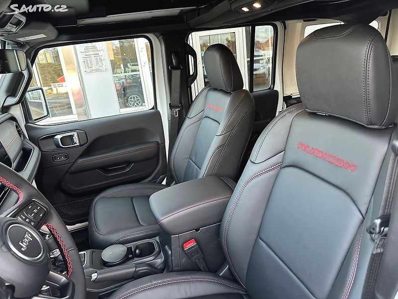 Jeep Wrangler (2024) 2.0T Rubicon Unlimited - fotka 6 z 11