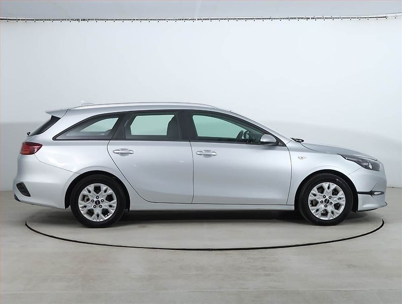 Kia Ceed (2023) Spin 1.0 T-GDI, SPIN, DPH - fotka 6 z 20