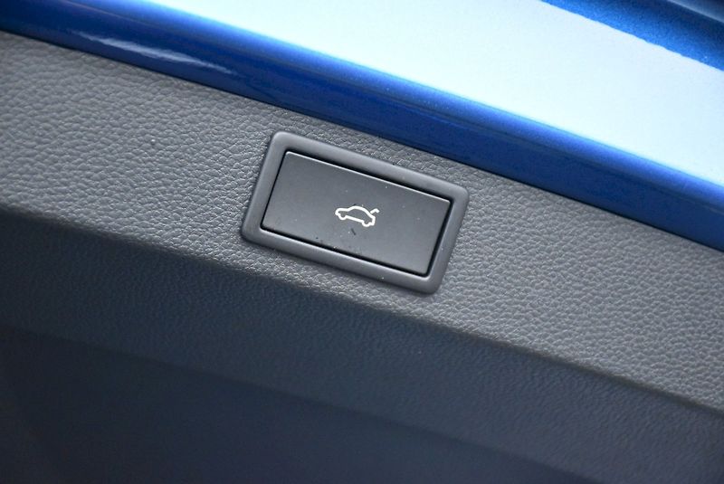 Škoda Karoq (2025) Top Selection 1,5 TSI 110 kW 6 - fotka 11 z 24