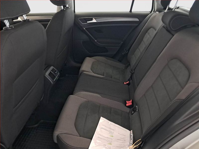 Volkswagen Golf (2018) Comfortline 1.5 TSI - fotka 10 z 17