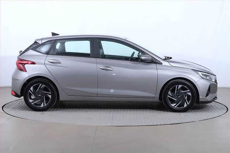 Hyundai i20 (2023) 1.2 MPI, Serv.kniha, Tempomat - fotka 6 z 20