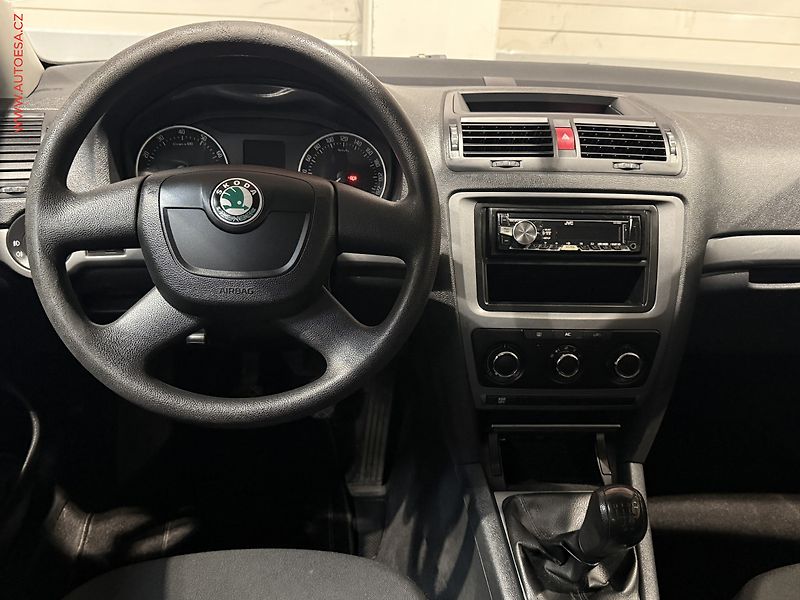 Škoda Octavia (2011) 1.6i, 2.maj,ČR, Tour, +kola - fotka 15 z 15