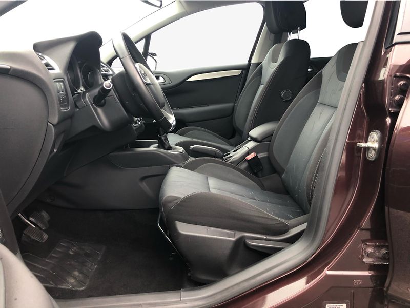 Citroën C4 1.6 HDi Attraction - fotka 11 z 23