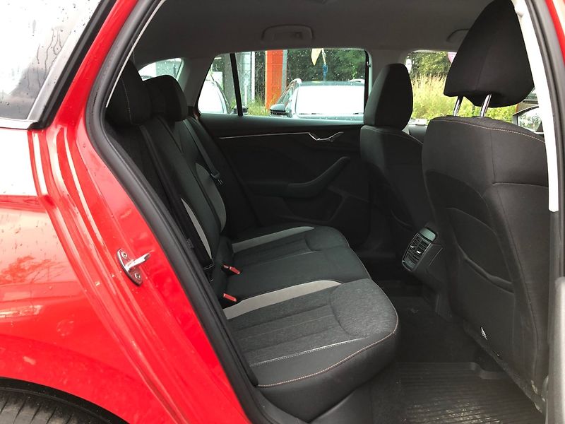 Škoda Scala (2020) 1.6 TDi - fotka 12 z 23