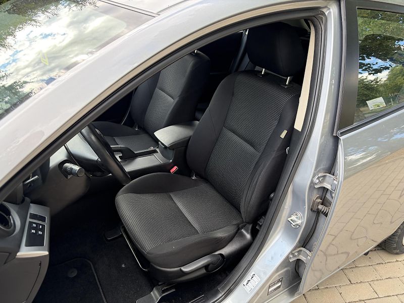 Mazda 3 2.0 Sport Edition - fotka 19 z 32