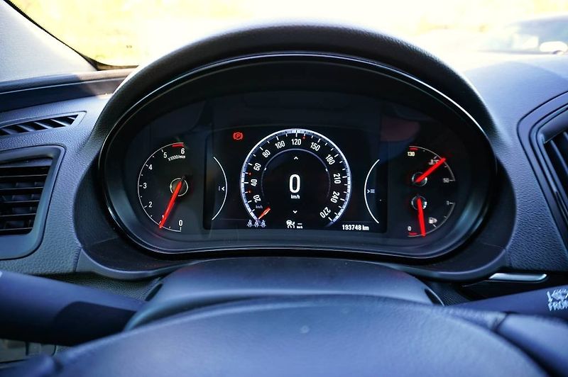 Opel Insignia (2016) COUNTRY 2,0 CDTI 125 kW - fotka 34 z 39