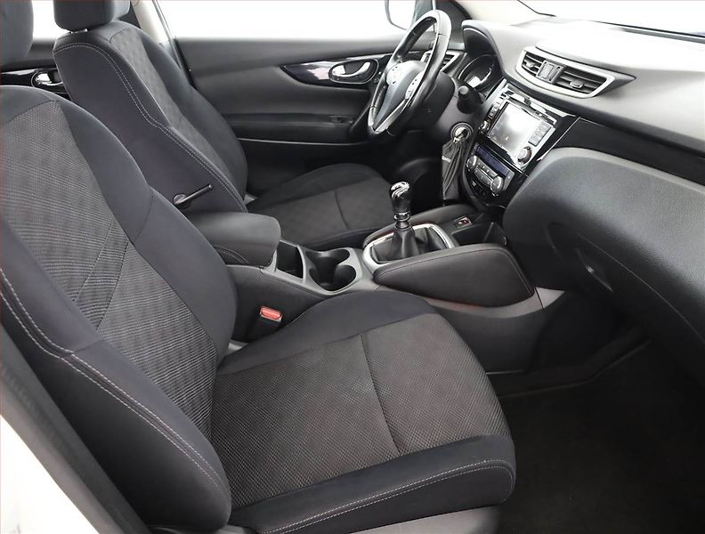 Nissan Qashqai (2014) 1.2 DIG-T, Serv.kniha, Navi - fotka 7 z 16